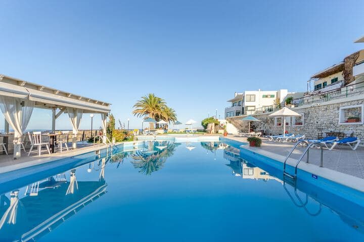 Damasta destination view