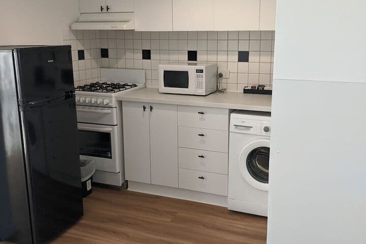Davis Avenue Apartments photo 4