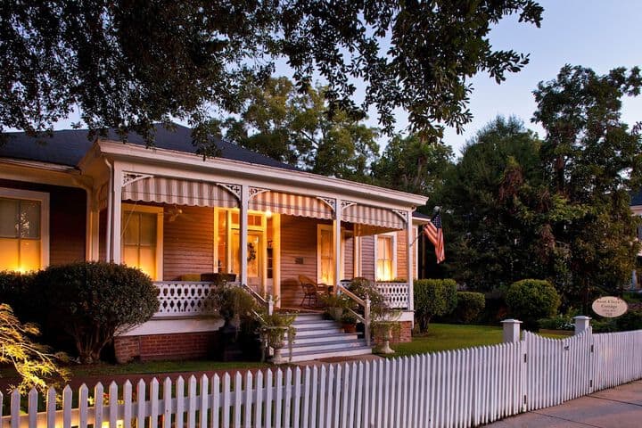 Devereaux Shields House photo 3