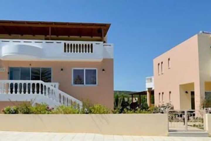 Golden Rose Suites photo 2