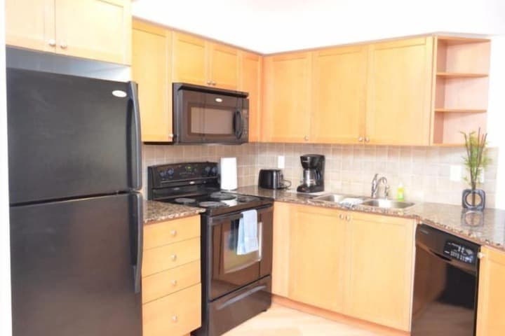 NAPA Furnished Suites Square One photo 5