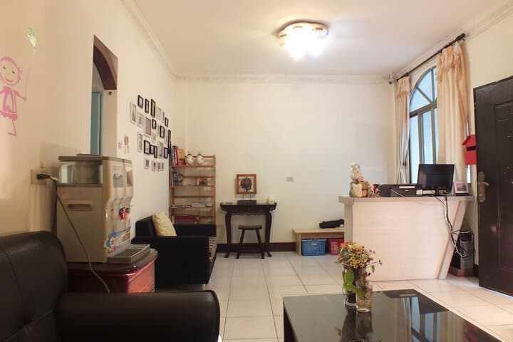 Single Flight Backpackers photo 3