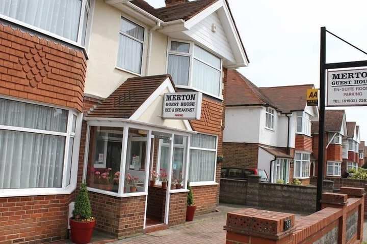 Merton House photo 3