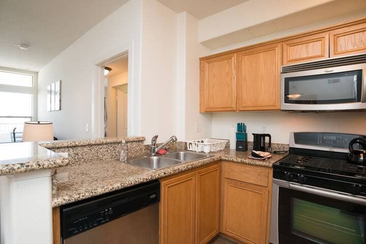 Glendon Apartments photo 3