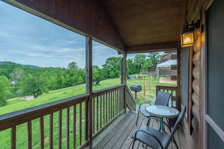 Engadine Inn & Cabins photo 5