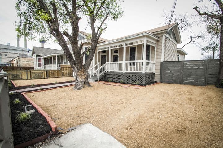 Restored Historic 2br / 1.5ba House Near Downtown photo 2
