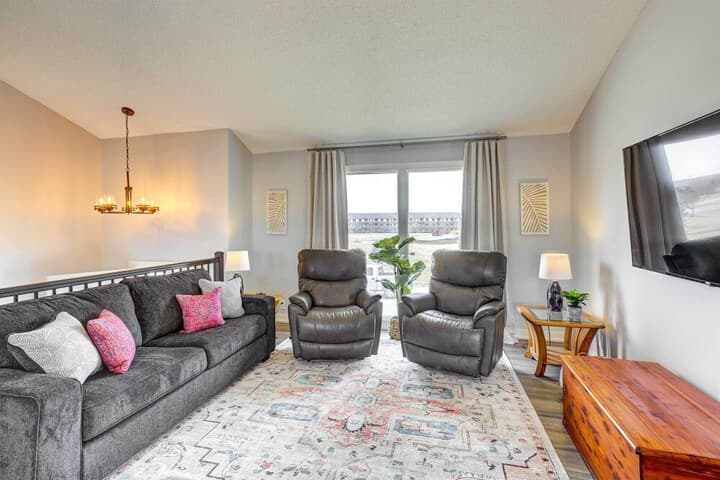 Pet friendly Omaha Vacation Rental w / Deck! photo 1