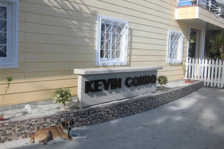 Kevin Condos photo 5