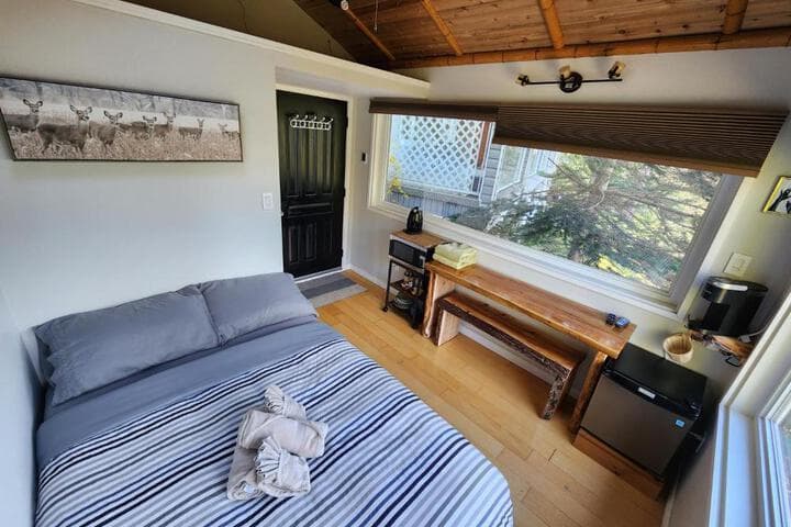 Madeira Park Oceanview Suites photo 2