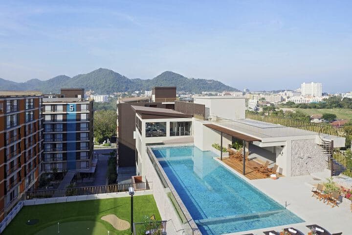 Balcony Courtyard Sriracha Hotel Serviced Apartmen photo 3