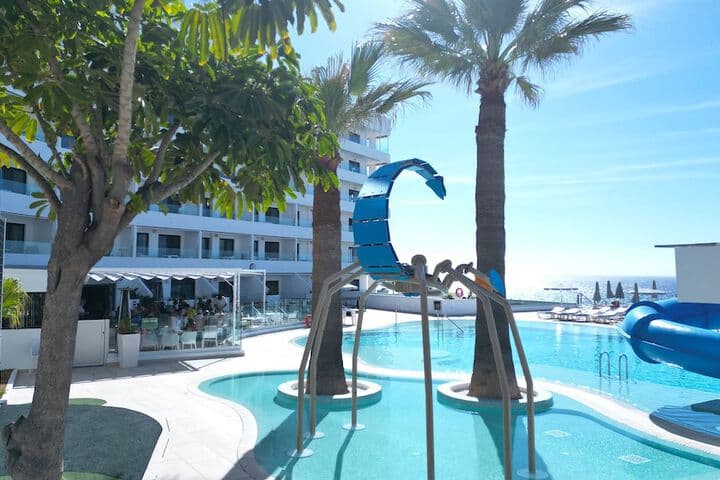Pearly Grey Ocean Club Apartments & Suites photo 2