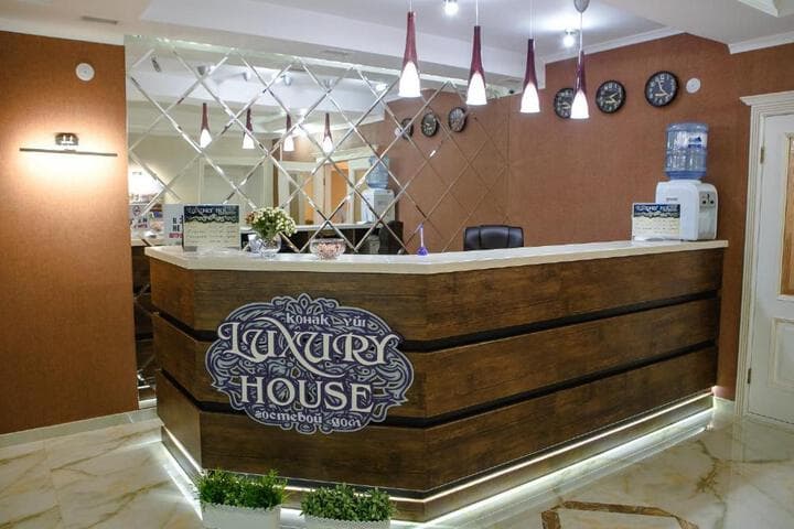 Luxury House photo 1