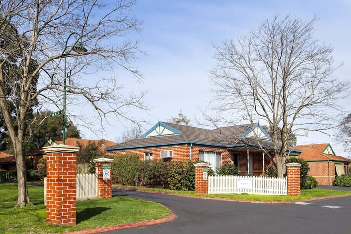 Park Avenue Forest Hill photo 3