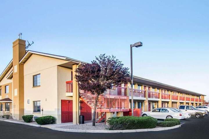 QUALITY Inn HOLBROOK NEAR PETRIFIED photo 3