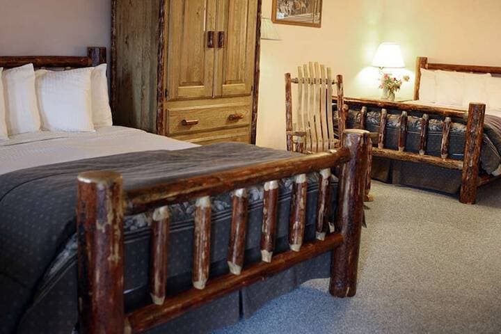 Yellowstone Basin Inn photo 5