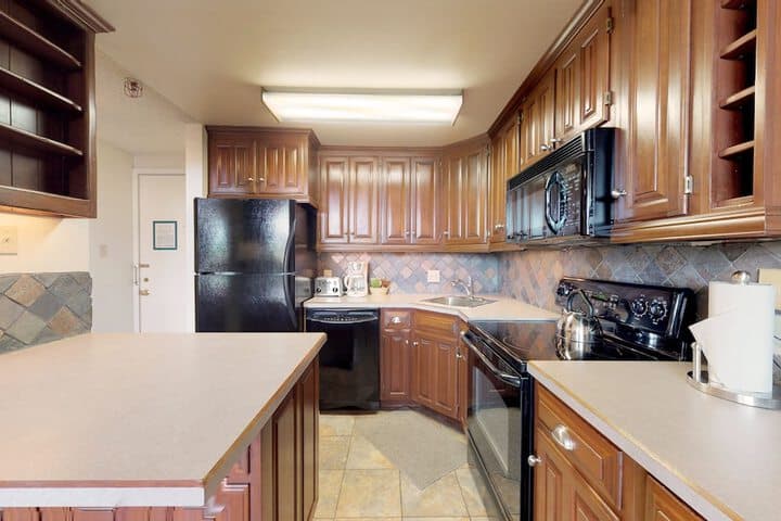 Lichenhearth CoralTree Residence Collection photo 4