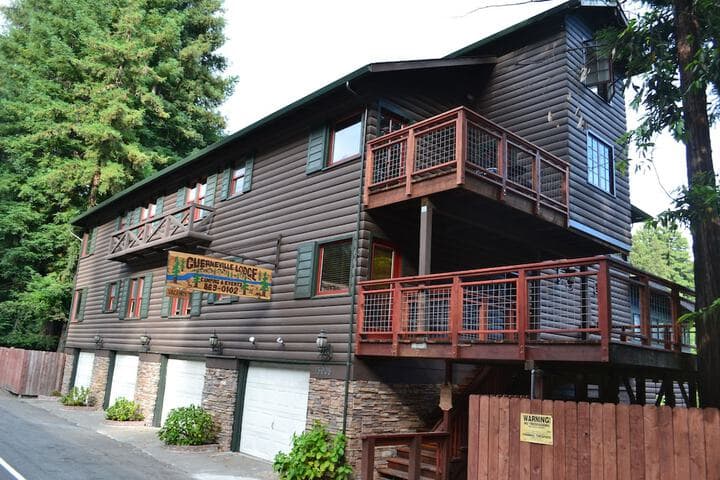 Guerneville Lodge photo 4