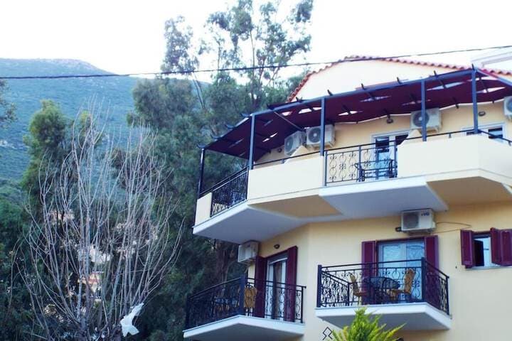 Argo Maisonettes & Suites photo 3