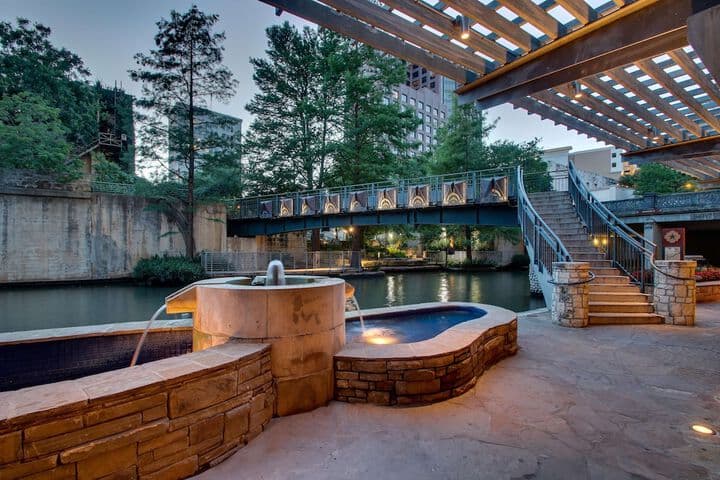 Drury Plaza Hotel San Antonio Riverwalk photo 5