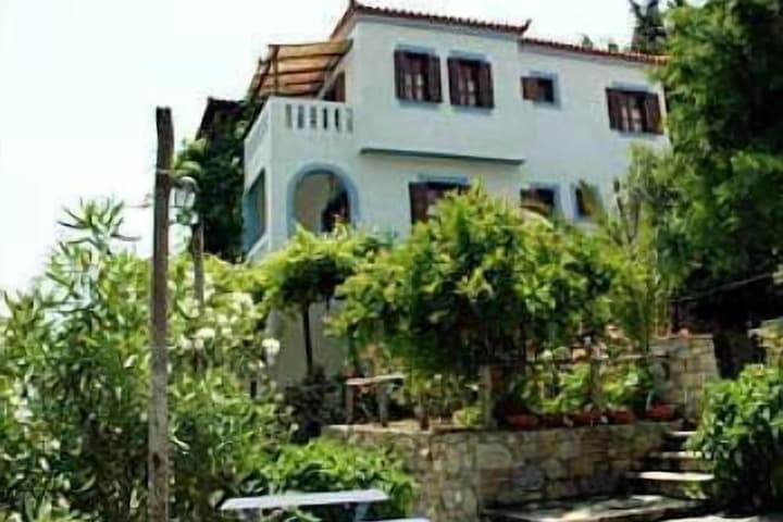 Konstantina Studios photo 4