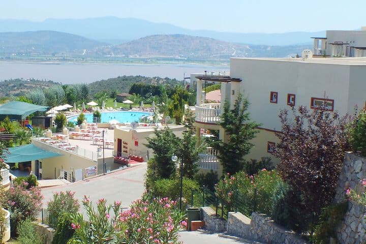 Lakeside Garden photo 2