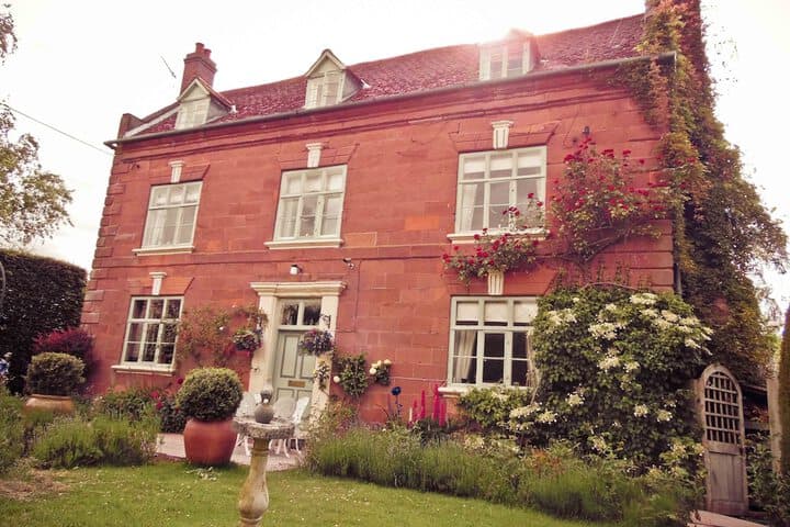 Yew Tree House photo 5