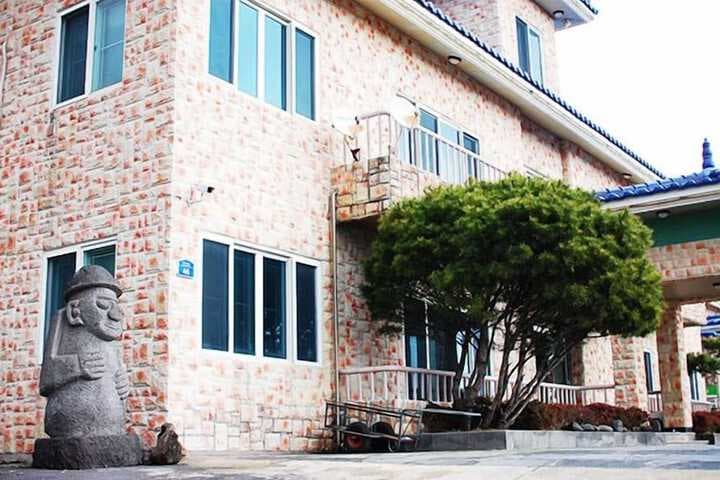 Palace in the Forest Pension photo 4