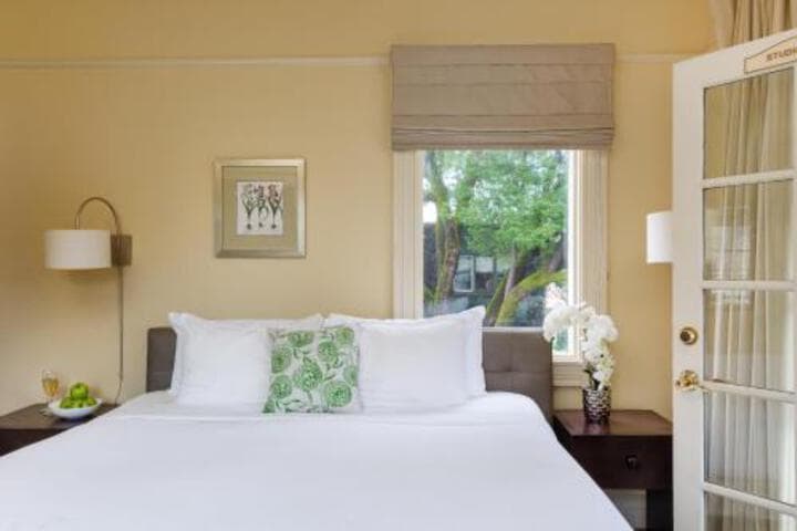 Healdsburg Inn on the Plaza a Four Sisters Inn photo 1