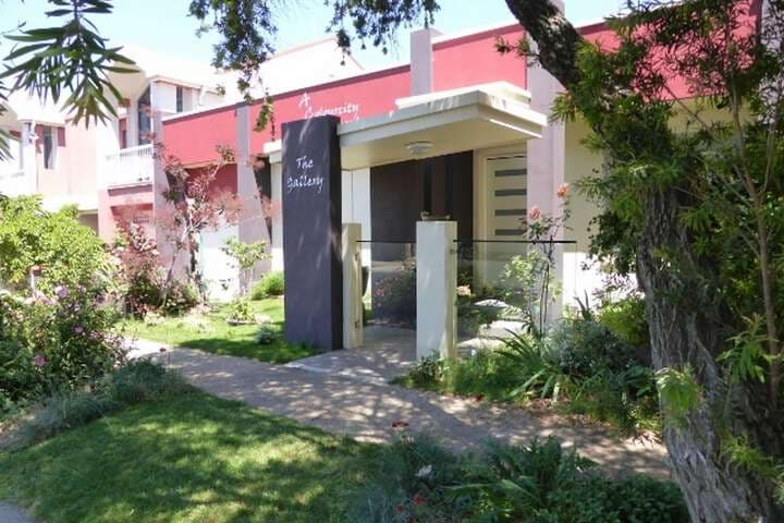 A Colourcity Apartments photo 4