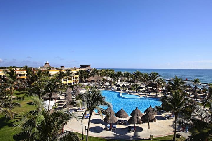 Bahia Principe Vacation Rentals Four Bedroom House photo 2