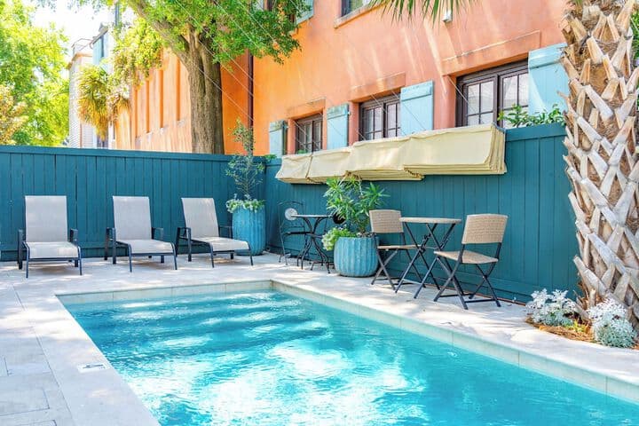 Luxurious Private Suites in Downtown Charleston photo 5
