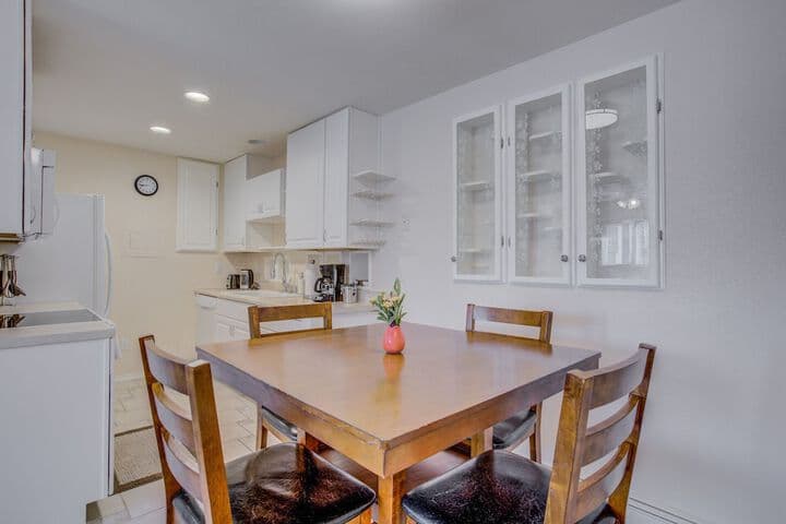 2 BD Value stay Dog friendly! photo 2