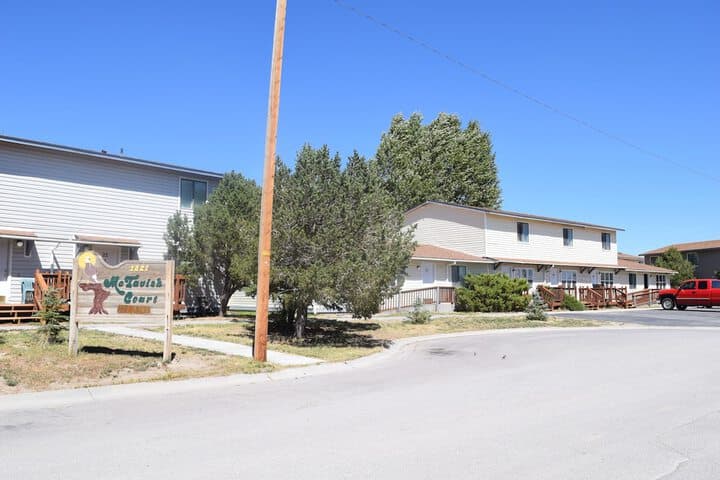 Mactavish Court Townhomes photo 2