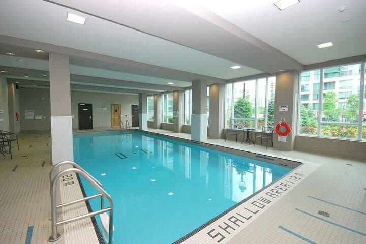 Maplewood Suites Square One photo 2