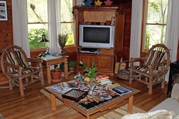 Henson Cove Place B&B with Cabin photo 3