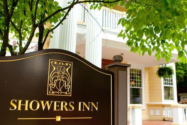 Showers Inn photo 2
