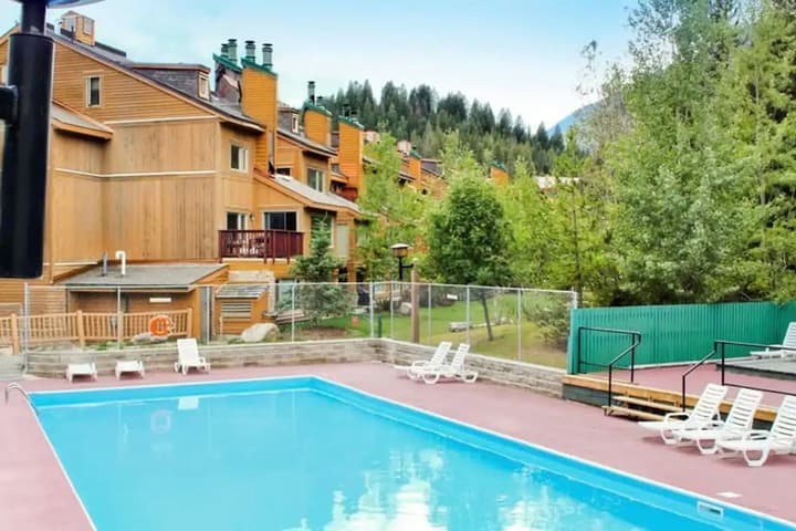 Panorama Vacation Retreat at Horsethief Lodge photo 3