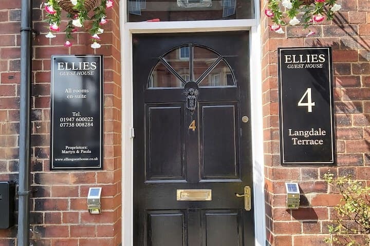Ellies Guest House photo 2
