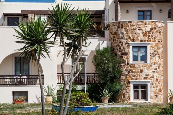 Athina Studios & Suites photo 5