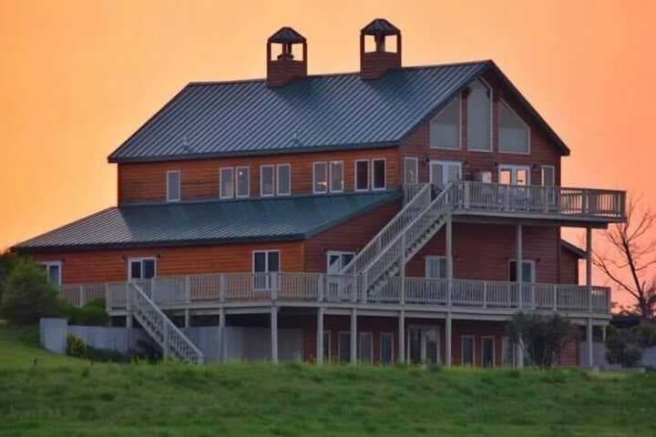 Comstock Premier Lodge photo 2
