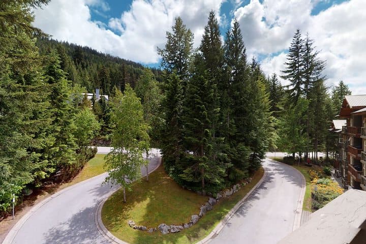 Lost Lake Lodge by Whistler Premier photo 2