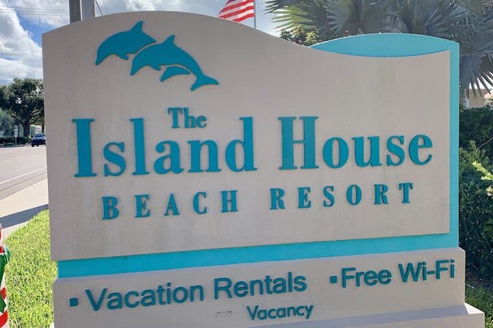 Island House Beach Resort photo 3