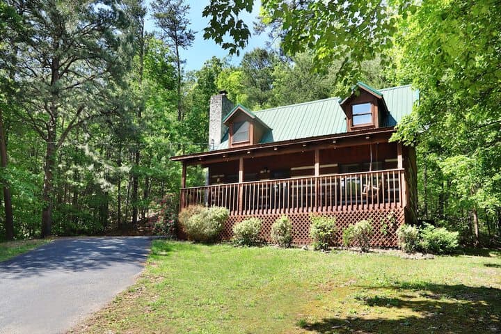 Bear Trails Two Bedroom Cabin photo 4
