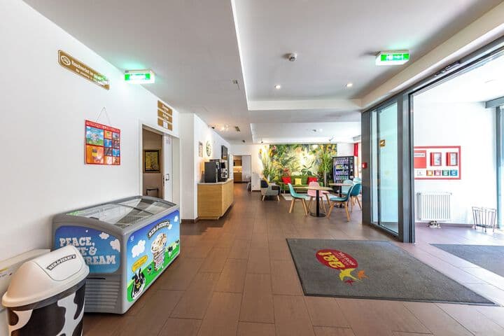 A&T Hotel & Hostel photo 2
