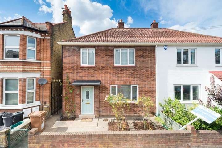 TDM Bachelot Lettings photo 4
