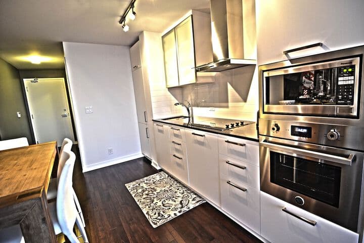 Toronto Escape Onyx Suite photo 5