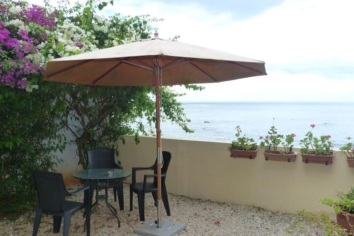 Tombeau Bay destination view
