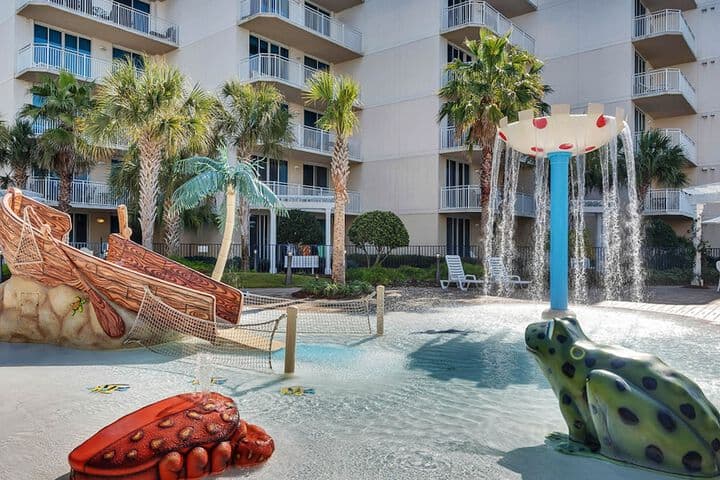 Waterscape Condominiums photo 5