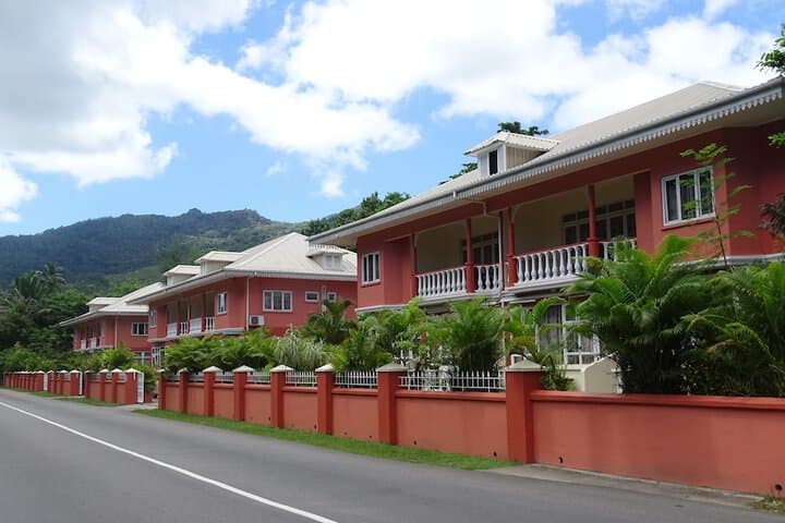 Reef Holiday Apartments photo 3