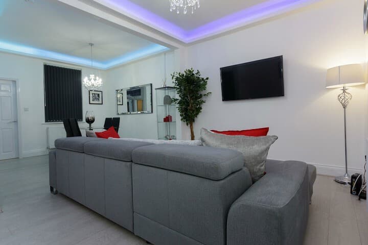 Ivy House photo 1